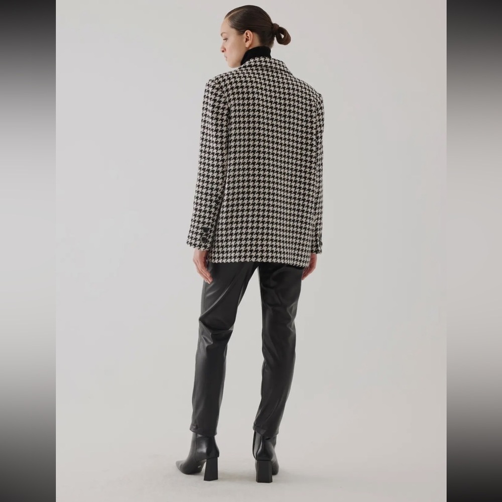 Houndstooth Pattern Ecru Oversized Blazer
Jacket … - image 4